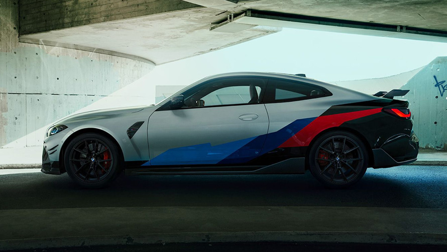 BMW M4 Coupé G82 2021 Vista del lateral con Accesorios M Performance BMW M4 Coupé G82 2021 Vista del lateral con Accesorios M Performance